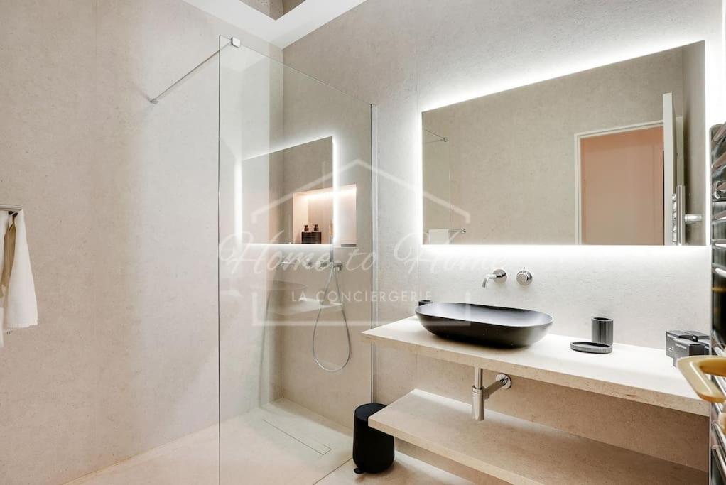 Le Marais Luxury & Charm 70m Of Design Appartement Parijs